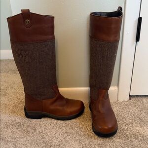Elegant Brown Knee-High Winter Boots